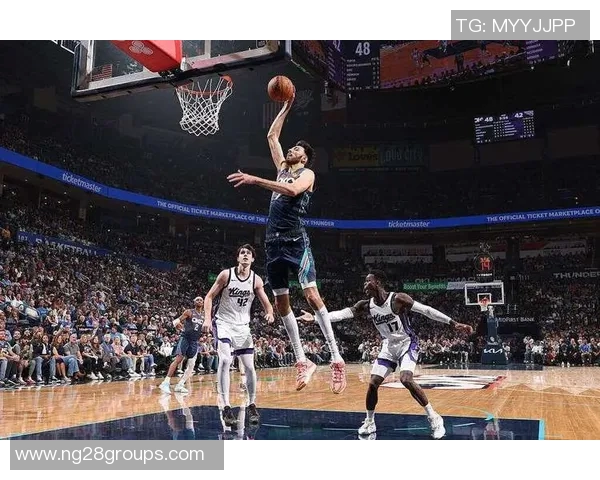 骑士双枪梅里尔韦德上半场三分火力全开合力贡献25分7篮板