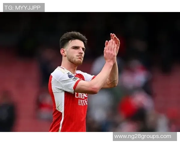 赖斯在阿森纳和国家队展现全能中场实力成为攻防典范的重要角色 赖斯在阿森纳和国家队展现全能中场实力成为攻防典范的重要角色